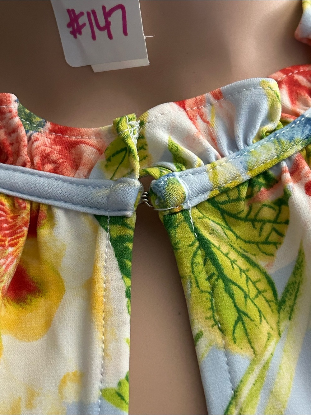 New York. & Co 7th Avenue Keyhole Floral Sleeveless Blouse Blue & Yellow LG - Picture 9 of 12